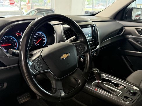 Used 2019 Chevrolet Traverse LT w/ LPO, Cargo Package FWD image 8