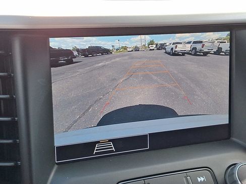 Used 2023 GMC Acadia SLE w/ Driver Convenience Package AWD/4WD image 18