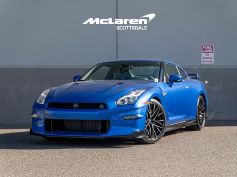 Used 2024 Nissan GT-R w/ Floor Mat Package AWD/4WD image 2