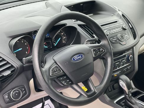 Used 2018 Ford Escape SE image 14