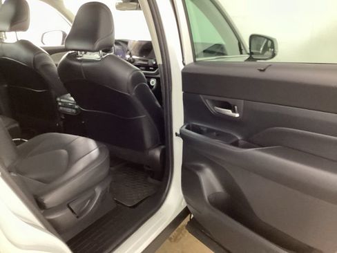Used 2024 Toyota Grand Highlander AWD image 19
