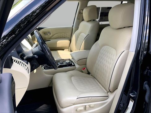 Used 2020 INFINITI QX80 Luxe w/ Sensory Package AWD/4WD image 9