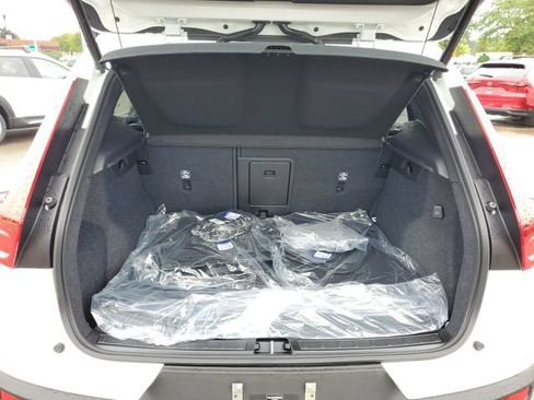 New 2026 Volvo XC40 B5 Plus w/ Protection Package Premier AWD/4WD image 8