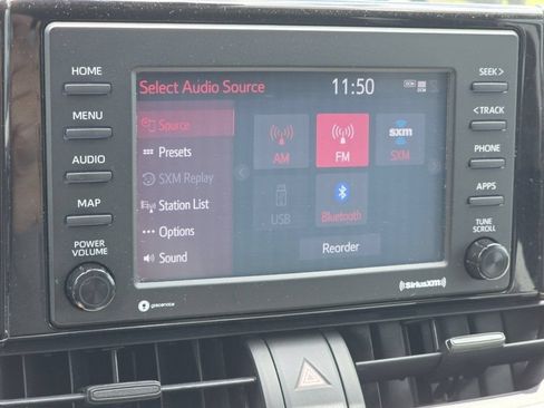Used 2020 Toyota RAV4 XLE FWD image 6