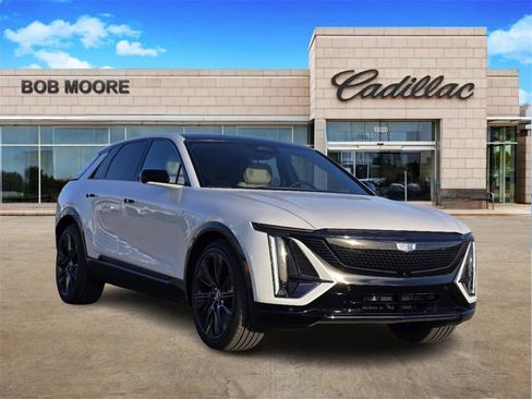 New 2025 Cadillac Lyriq Sport image 3