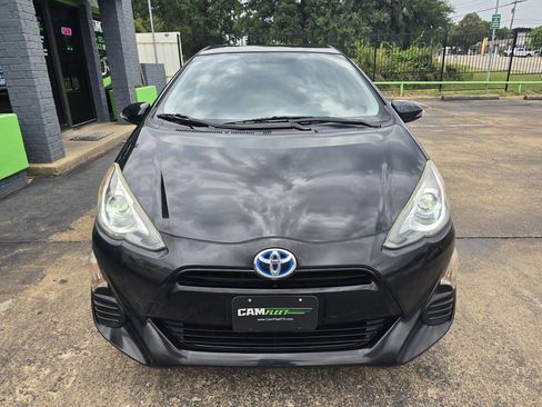 Used 2016 Toyota Prius C Two image 56