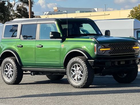 Certified 2024 Ford Bronco Badlands image 10