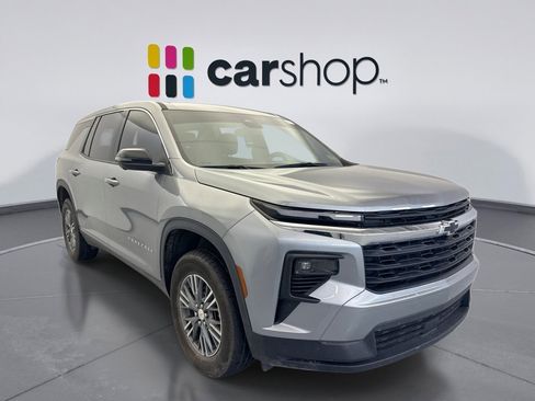 Used 2024 Chevrolet Traverse LS FWD image 7