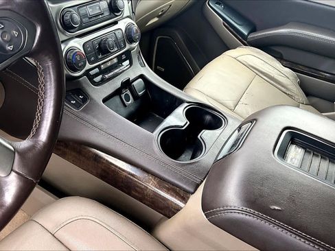 Used 2015 Chevrolet Suburban LT image 17