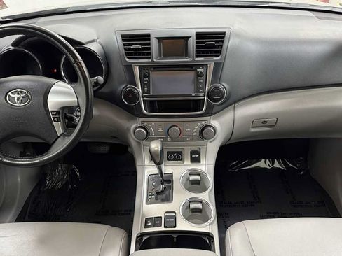 Used 2013 Toyota Highlander SE AWD/4WD image 28