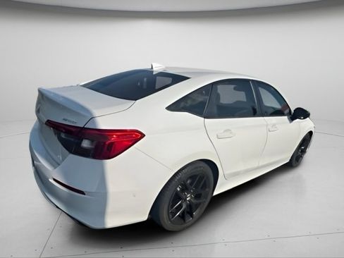 Used 2023 Honda Civic Sport image 8