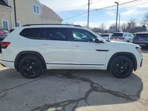 Used 2023 Volkswagen Atlas SEL R-Line image 22
