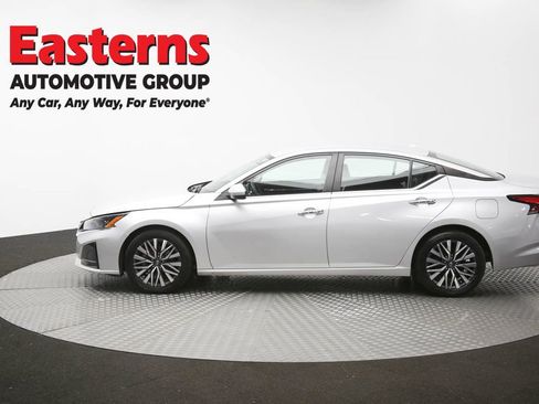 Used 2023 Nissan Altima 2.5 SV FWD image 60
