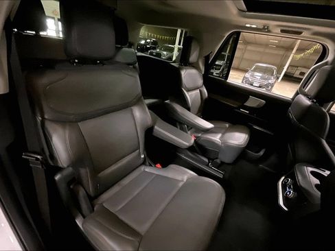 Certified 2025 Ford Expedition Active AWD/4WD image 26