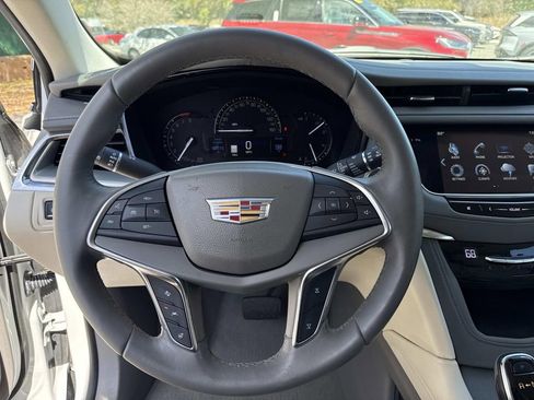 Used 2017 Cadillac XT5 Luxury w/ Driver Awareness Package image 26