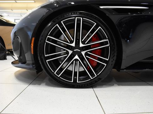 Used 2024 Aston Martin DB12 Coupe RWD image 10