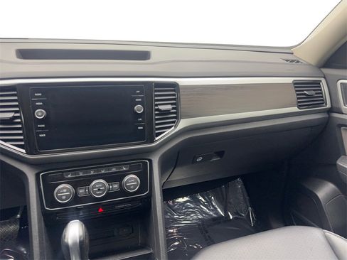 Used 2023 Volkswagen Atlas SE w/ Panoramic Sunroof Package image 53