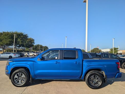 Used 2025 Nissan Frontier SV w/ SV Convenience Package RWD image 3