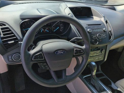 Used 2017 Ford Escape SE FWD image 9