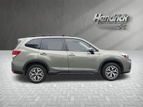Used 2020 Subaru Forester Premium AWD/4WD image 10