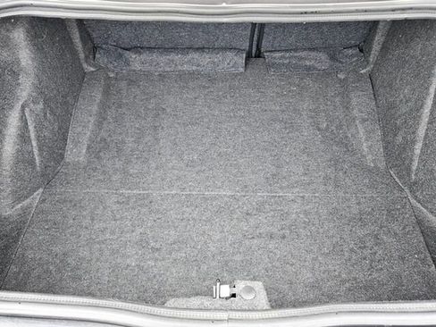 Used 2023 Dodge Challenger SXT image 10