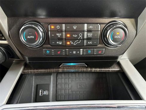 Used 2020 Ford F350 Lariat w/ Lariat Ultimate Package image 27