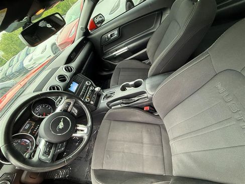 Used 2020 Ford Mustang Coupe RWD image 10