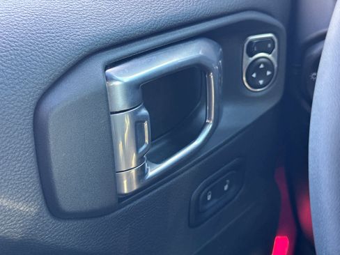 Used 2024 Jeep Wrangler Sahara image 23