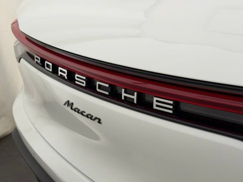 Certified 2026 Porsche Macan AWD/4WD image 25
