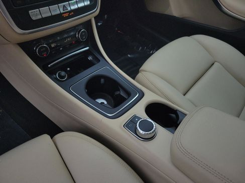 Certified 2018 Mercedes-Benz GLA 250 image 27