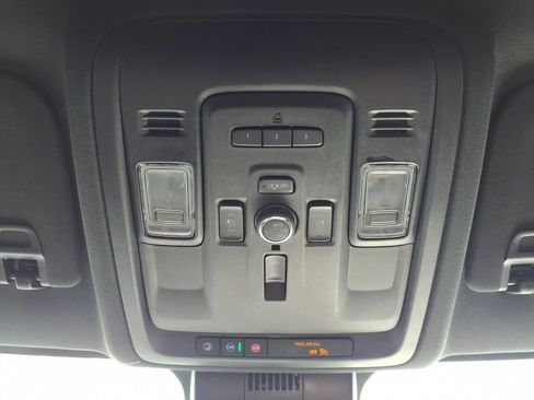 Used 2023 Chevrolet Suburban Premier RWD image 22