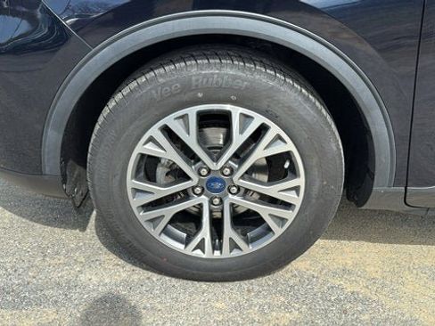Used 2021 Ford Escape SEL w/ Technology Package AWD/4WD image 11