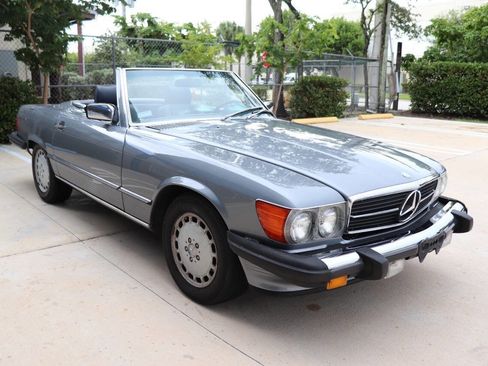 Used 1989 Mercedes-Benz 560 SL image 6