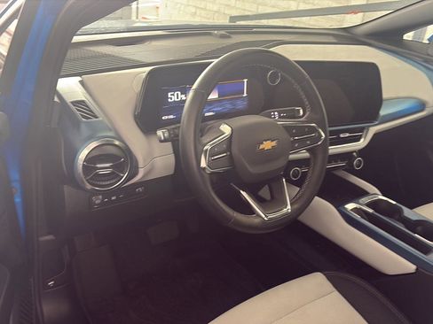 Used 2024 Chevrolet Equinox EV LT FWD image 5