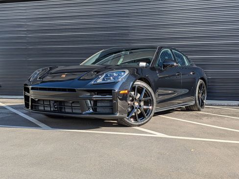 New 2026 Porsche Panamera RWD image 1