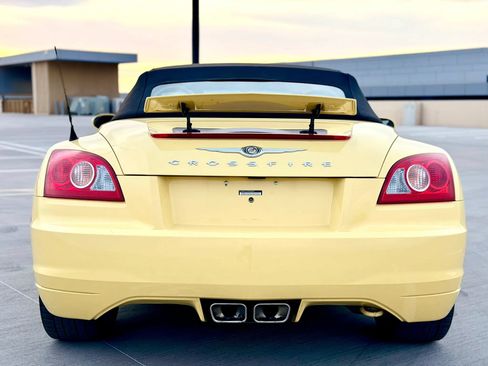 Used 2005 Chrysler Crossfire Limited RWD image 6