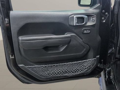Used 2023 Jeep Wrangler Unlimited Rubicon w/ Dual Top Group AWD/4WD image 7