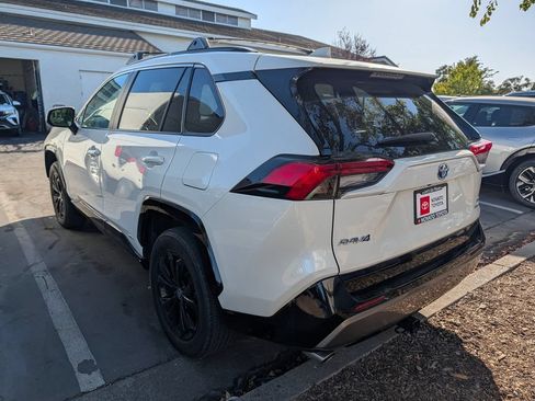 Used 2022 Toyota RAV4 SE w/ Convenience Package AWD/4WD image 5