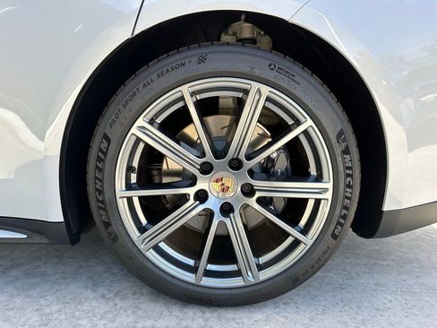 Used 2025 Porsche Panamera 4 image 40