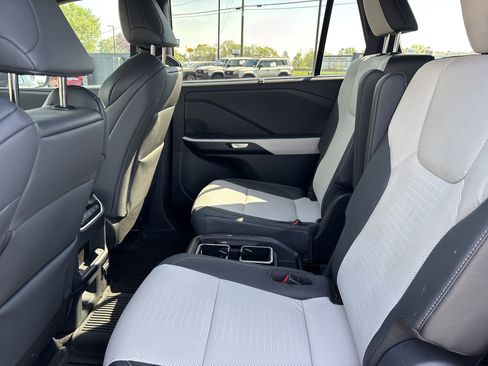 Certified 2025 Lexus TX 500h AWD image 29