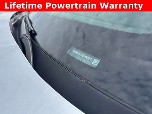 Used 2024 Ford Explorer XLT w/ Equipment Group 202A image 27