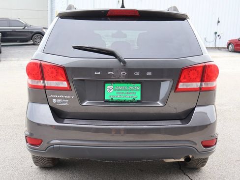 Used 2019 Dodge Journey SE w/ Premium Group FWD image 4