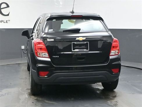 Used 2019 Chevrolet Trax LS image 34