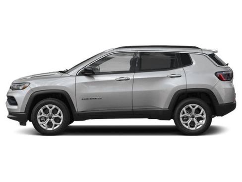 Used 2026 Jeep Compass Limited AWD/4WD image 3