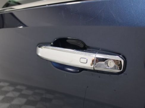 Used 2019 GMC Sierra 1500 SLT AWD/4WD image 16