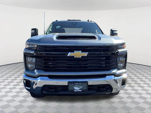 Used 2026 Chevrolet Silverado 3500 W/T AWD/4WD image 2