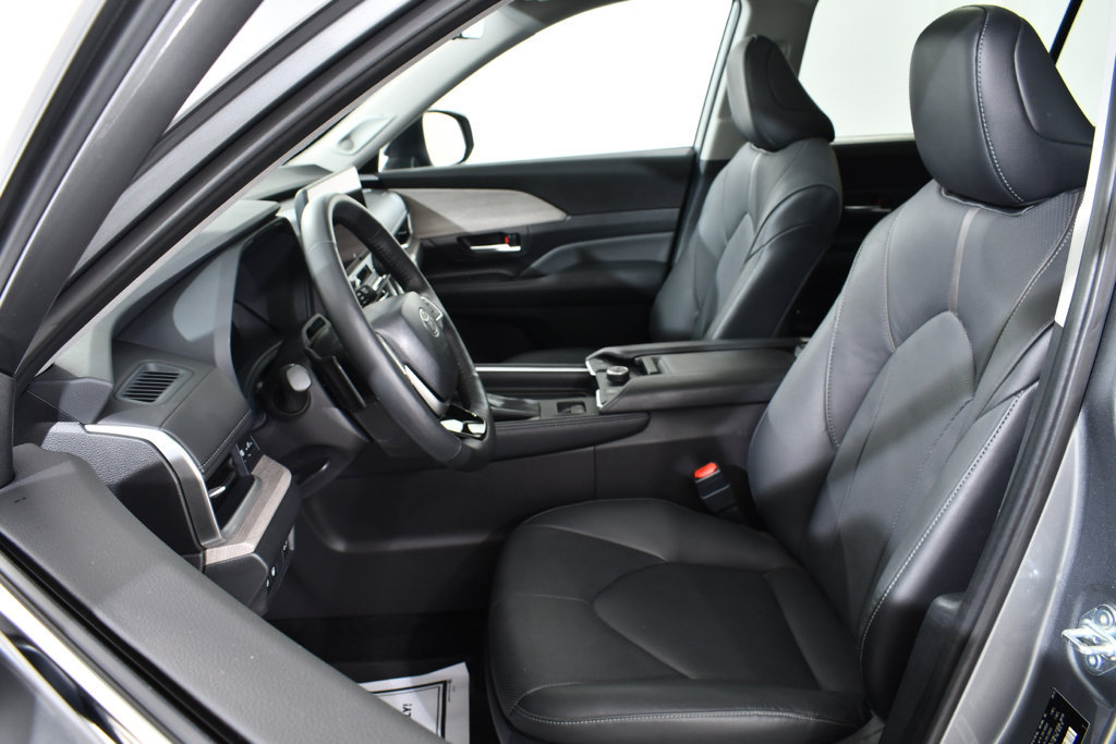 Used 2026 Toyota Grand Highlander AWD image 6