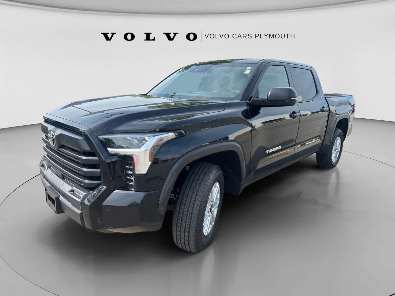 Used 2025 Toyota Tundra SR5 w/ SR5 Premium Package AWD/4WD image 4