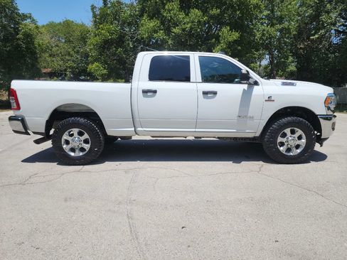 Used 2022 RAM 2500 Tradesman w/ Chrome Appearance Group AWD/4WD image 10