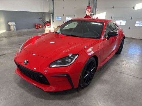 Used 2024 Toyota GR86 Premium image 3